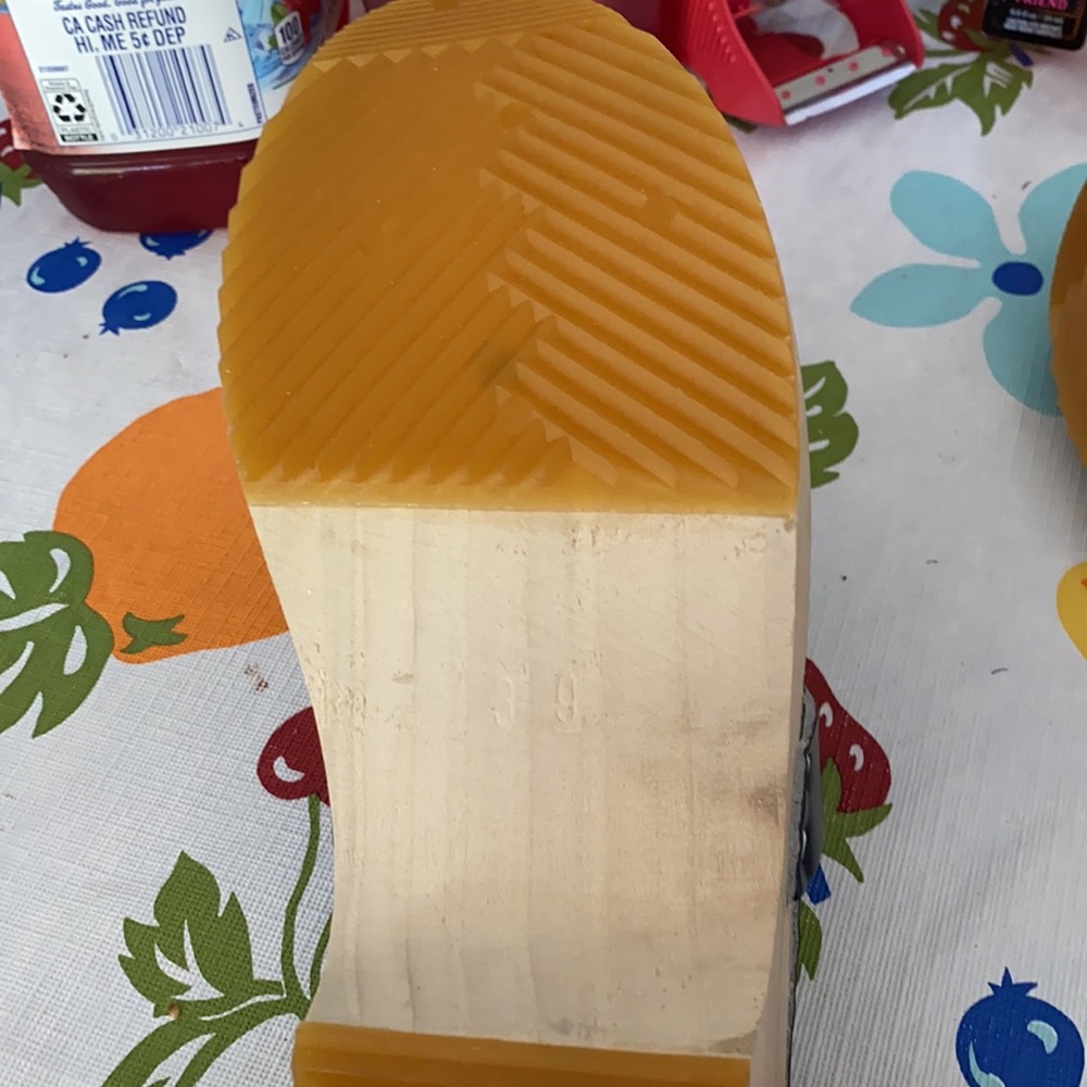 Clogs - Picture 5 of 7